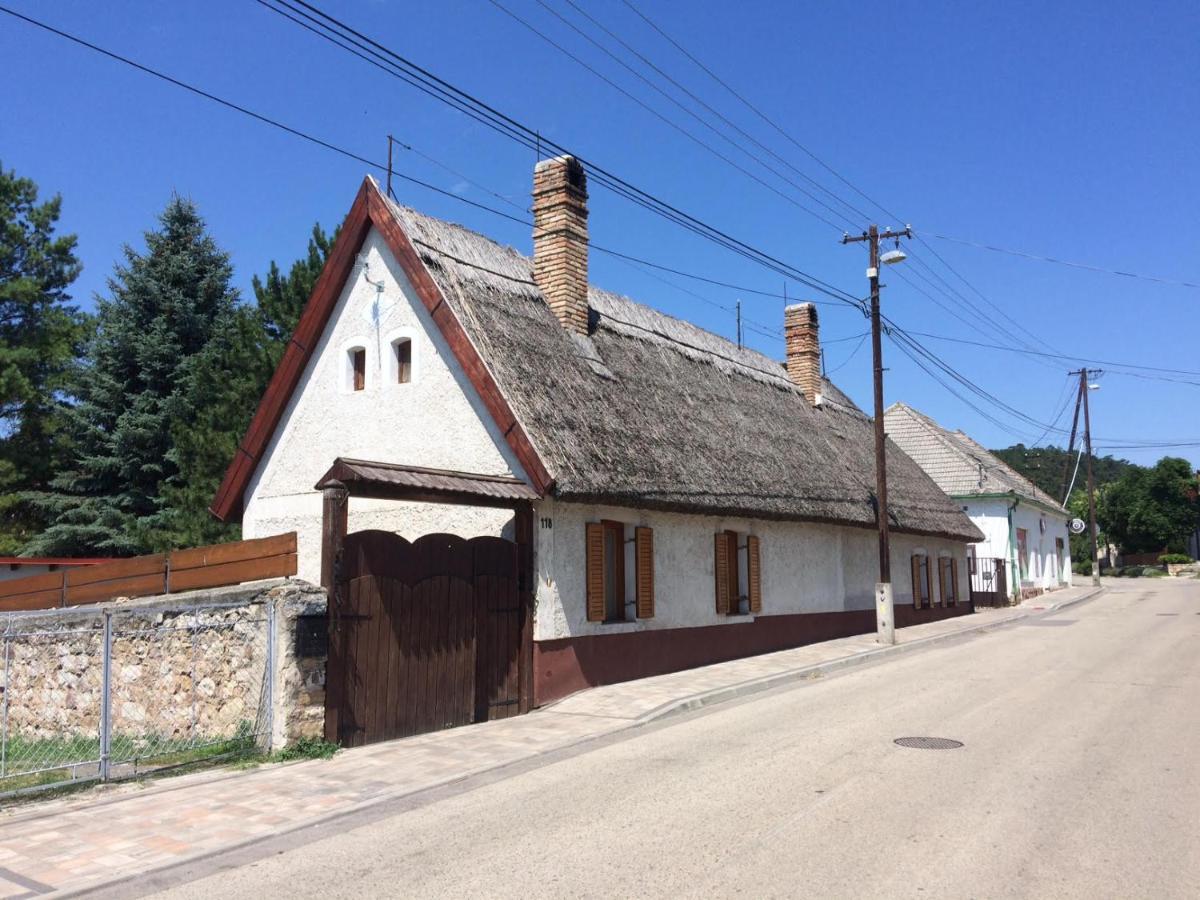 Oereghaz 1839 Hotel Csopak Buitenkant foto